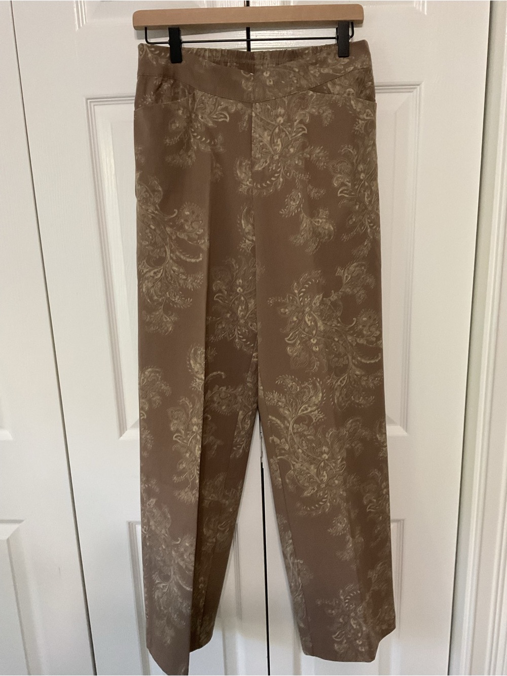 Isaac Mizrahi 24/7 Stretch Wide Leg Printed Pants in Taupe Paisley